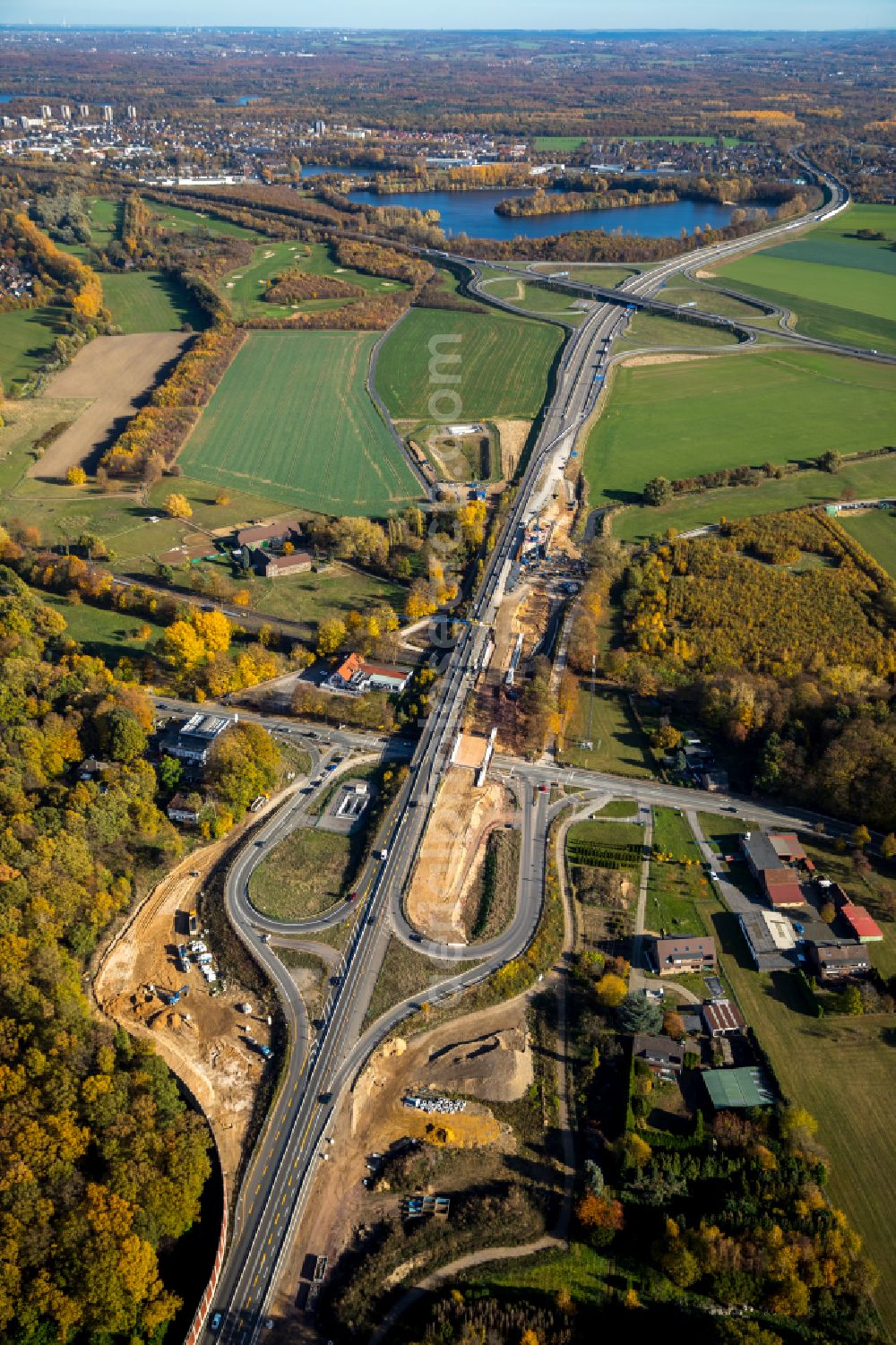 Duisburg from above - Route and lanes in the course of the exit and access of the motorway junction of the BAB AA524 - L288 in Duisburg at Ruhrgebiet in the state North Rhine-Westphalia, Germany