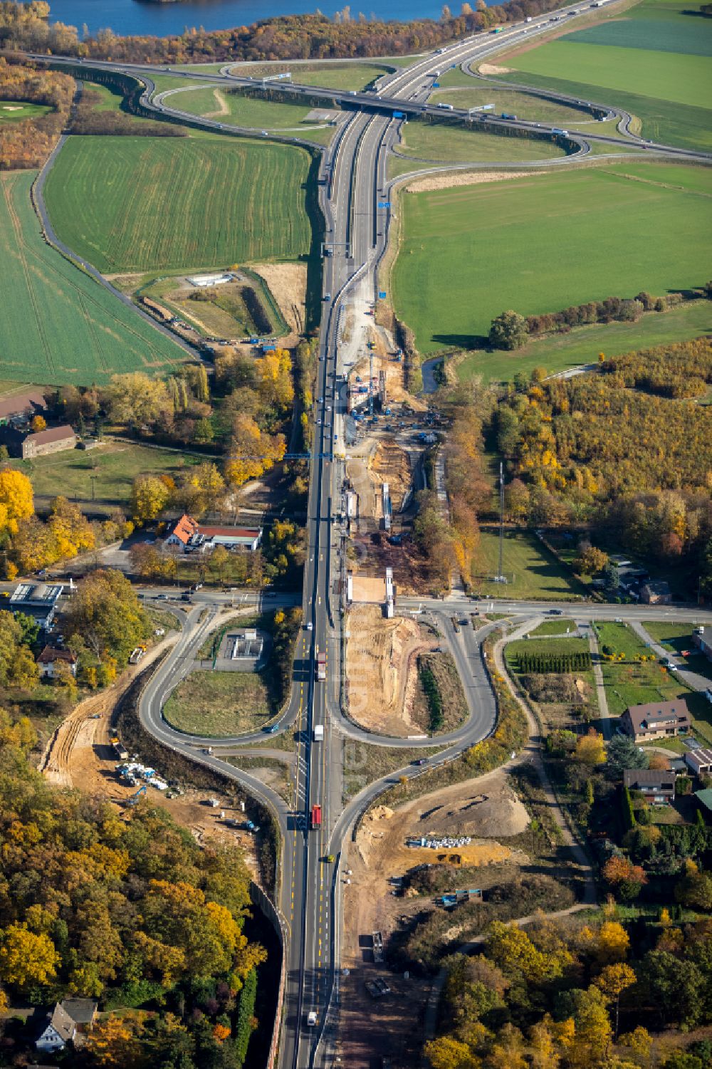 Aerial image Duisburg - Route and lanes in the course of the exit and access of the motorway junction of the BAB AA524 - L288 in Duisburg at Ruhrgebiet in the state North Rhine-Westphalia, Germany