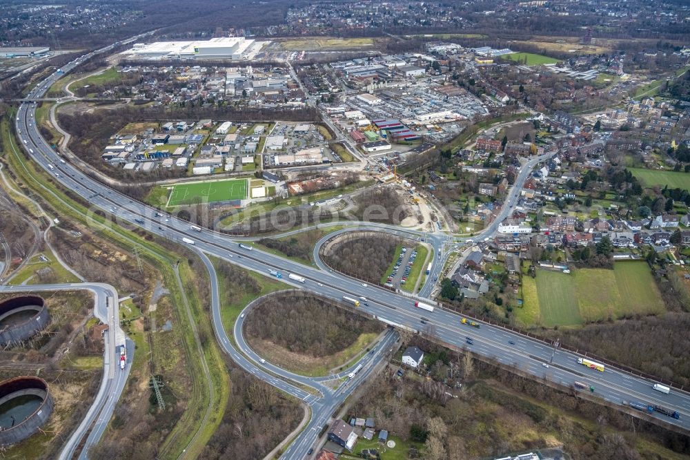 Oberhausen from the bird's eye view: Route and lanes in the course of the exit and access of the motorway junction of the BAB A3 - Koenigstrasse - Oberhausen-Holten in Oberhausen at Ruhrgebiet in the state North Rhine-Westphalia, Germany