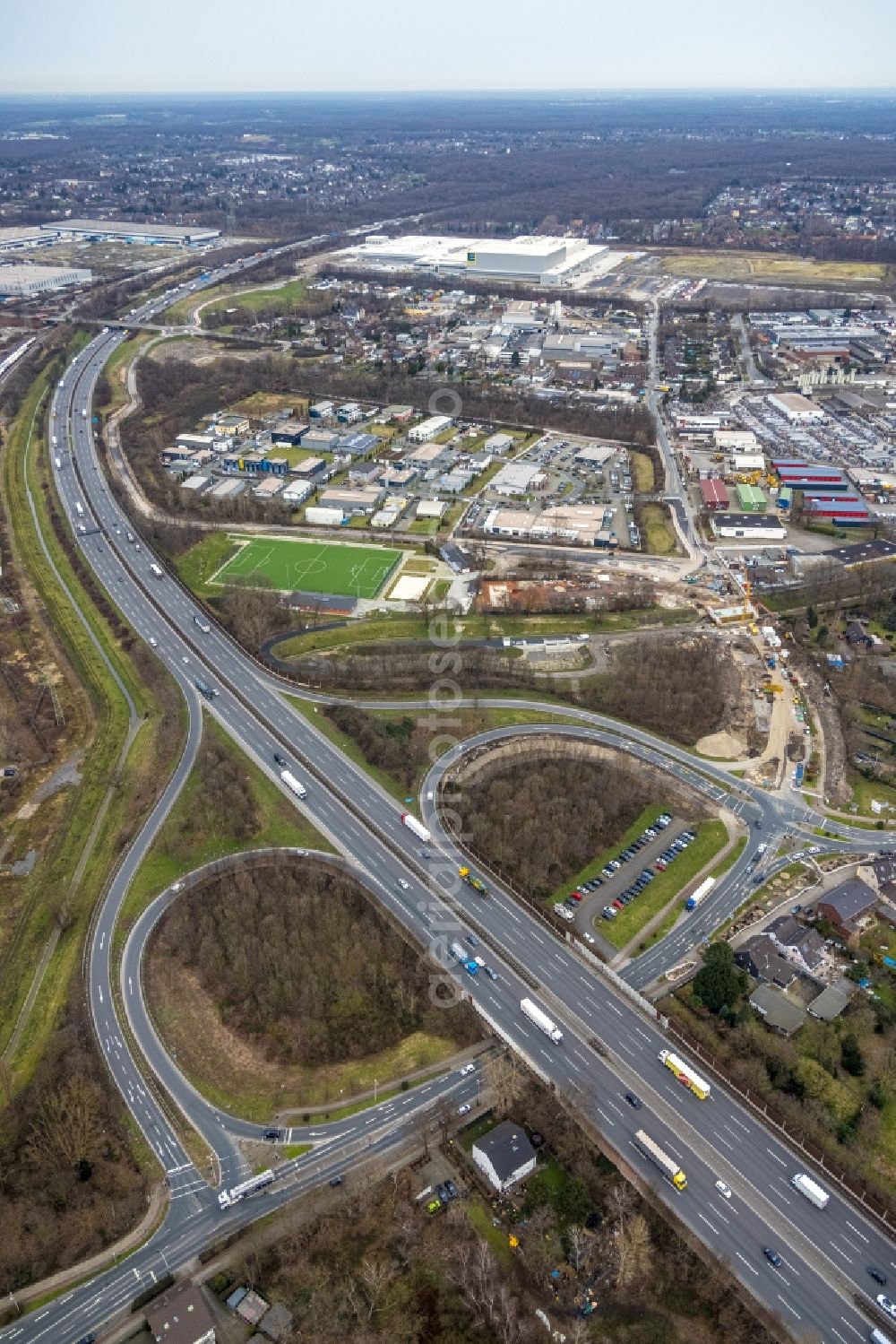 Aerial image Oberhausen - Route and lanes in the course of the exit and access of the motorway junction of the BAB A3 - Koenigstrasse - Oberhausen-Holten in Oberhausen at Ruhrgebiet in the state North Rhine-Westphalia, Germany