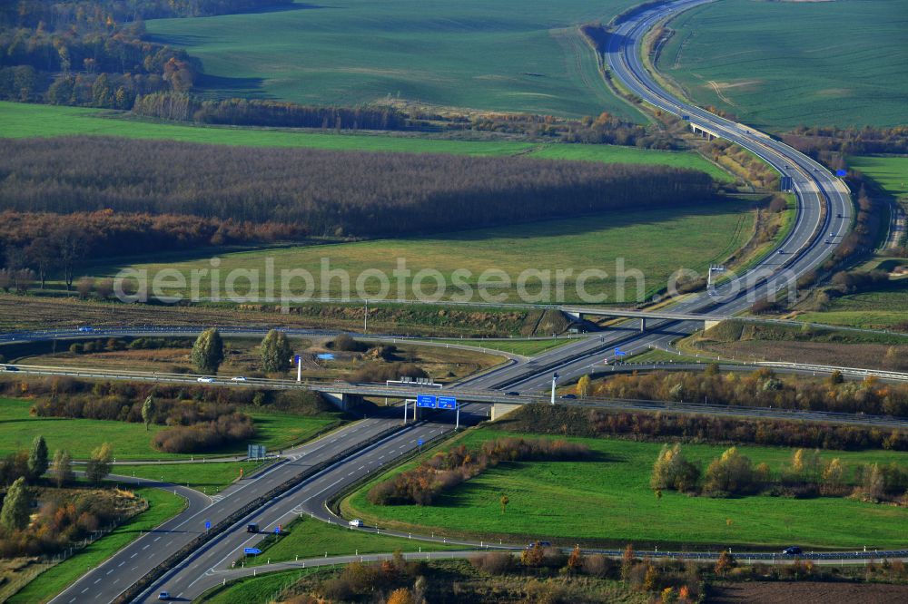 Glienke from the bird's eye view: Route and lanes in the course of the exit and access of the motorway junction of the BAB A20 Neubrandenburg-Ost in Glienke in the state Mecklenburg - Western Pomerania, Germany