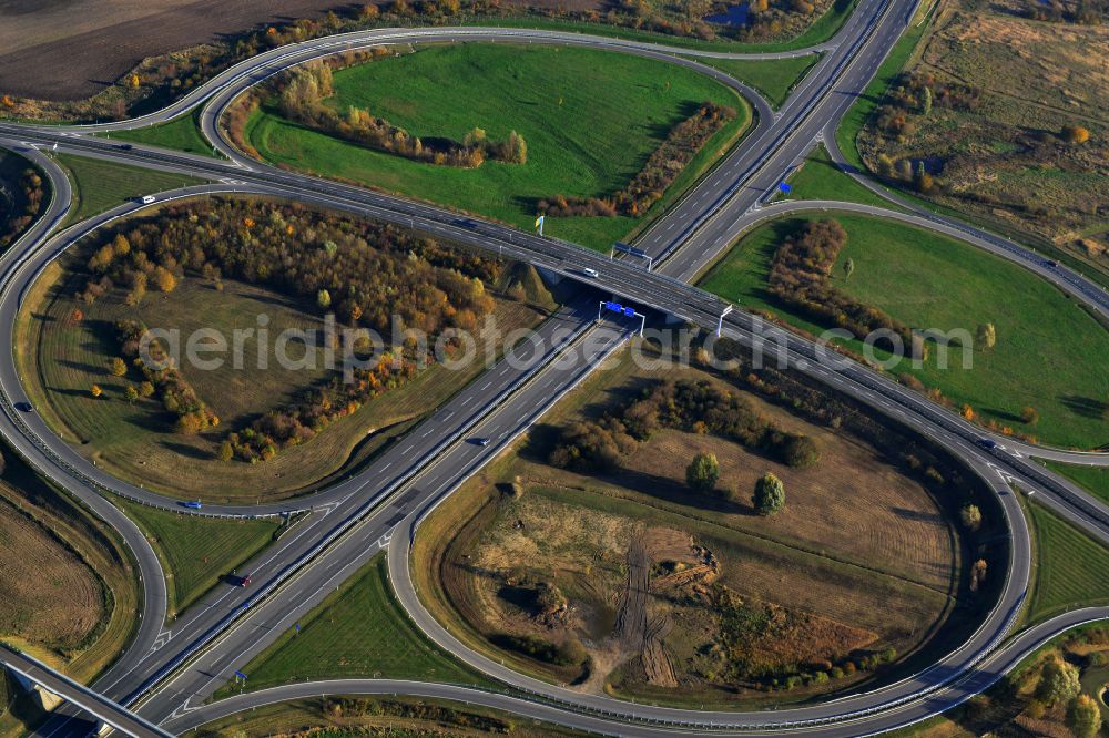 Aerial image Glienke - Route and lanes in the course of the exit and access of the motorway junction of the BAB A20 Neubrandenburg-Ost in Glienke in the state Mecklenburg - Western Pomerania, Germany