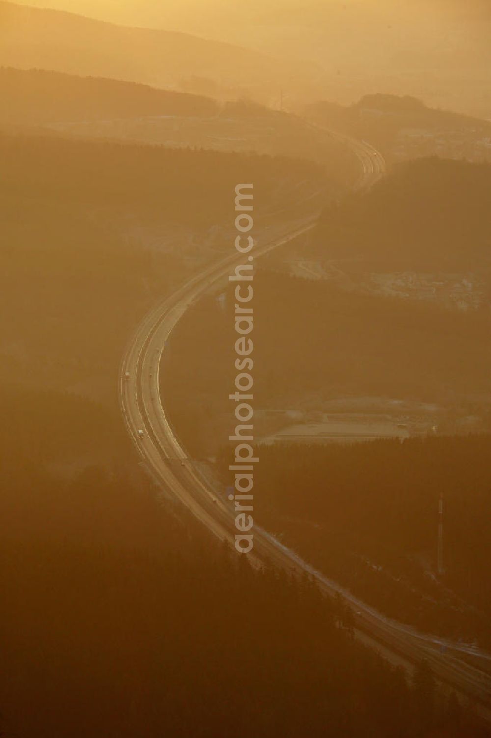 Arnsberg from the bird's eye view: Blick auf die Autobahn A46 von Nordhein-Westfalen morgens bei Nebel.