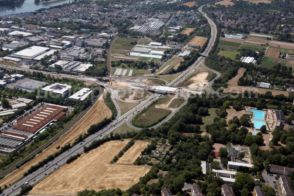 Wiesbaden from the bird's eye view: Highway construction site for the expansion and extension of track along the route of A66, des Rhein- Main- Schnellweges, in Wiesbaden in the state Hesse