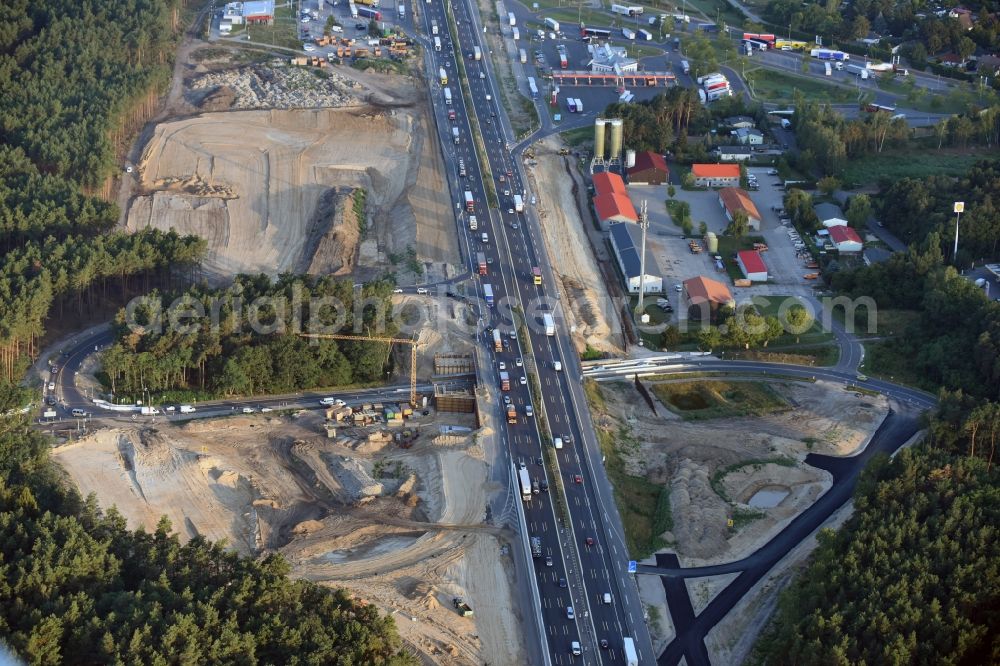 Aerial photograph Michendorf - Motorway Construction and wheel spacers along the route of the motorway A10 to 8-lane track extension in Michendorf in Brandenburg