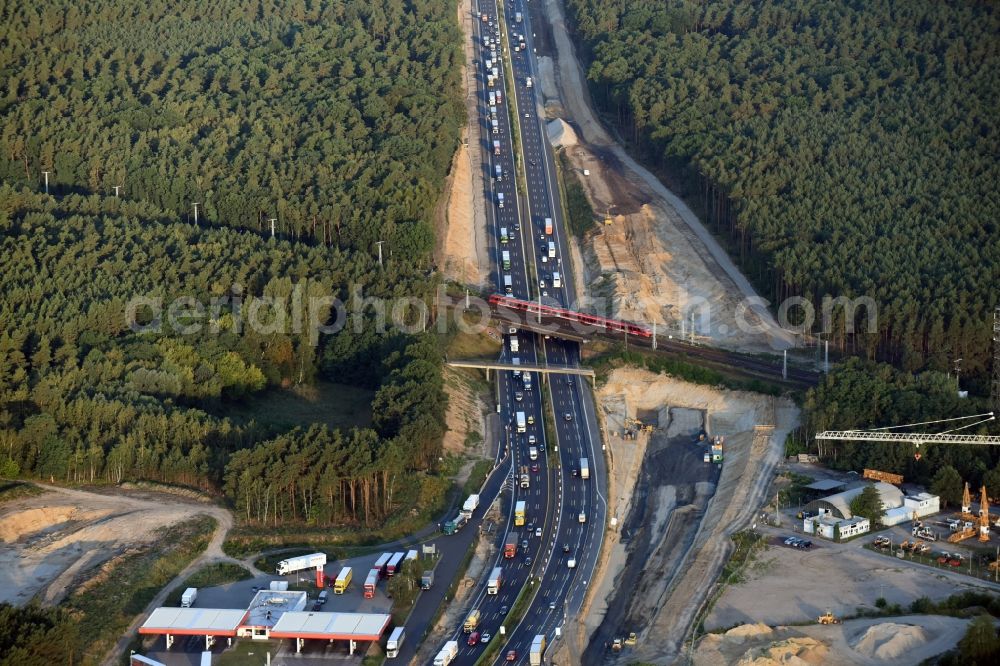 Aerial image Michendorf - Motorway Construction and wheel spacers along the route of the motorway A10 to 8-lane track extension in Michendorf in Brandenburg