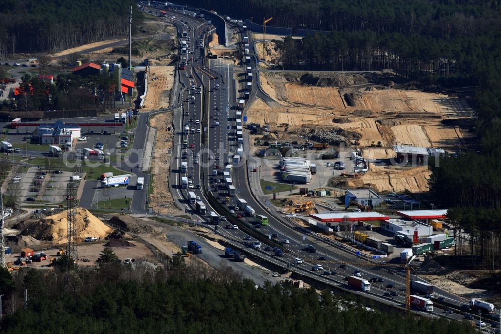 Aerial photograph Michendorf - Motorway Construction and wheel spacers along the route of the motorway A10 to 8-lane track extension in Michendorf in Brandenburg