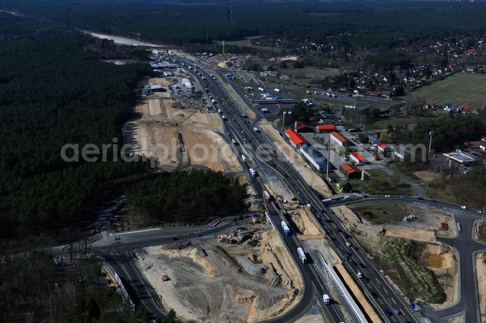 Aerial photograph Michendorf - Motorway Construction and wheel spacers along the route of the motorway A10 to 8-lane track extension in Michendorf in Brandenburg