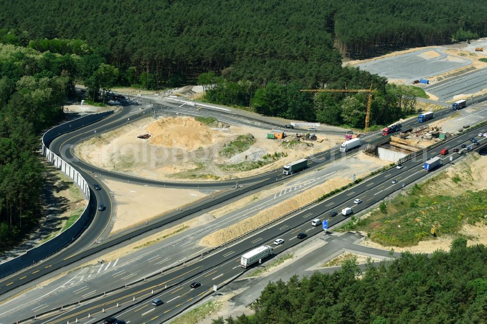 Michendorf from the bird's eye view: Motorway Construction and wheel spacers along the route of the motorway A10 to 8-lane track extension in Michendorf in Brandenburg