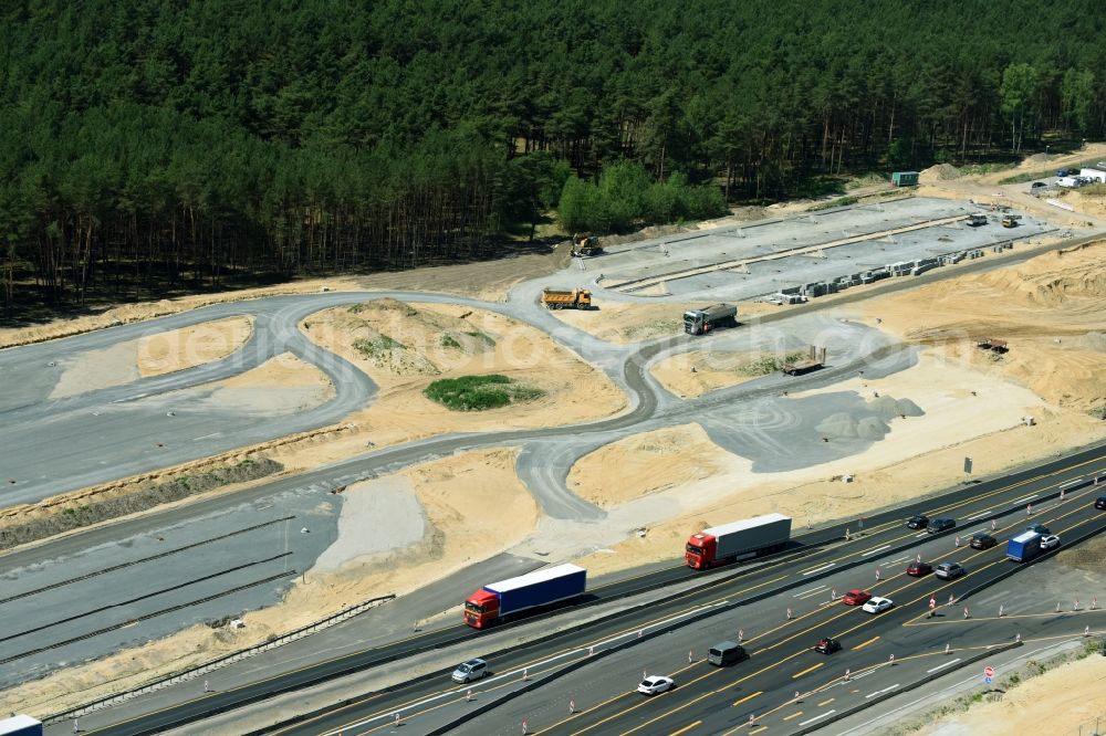 Aerial photograph Michendorf - Motorway Construction and wheel spacers along the route of the motorway A10 to 8-lane track extension in Michendorf in Brandenburg