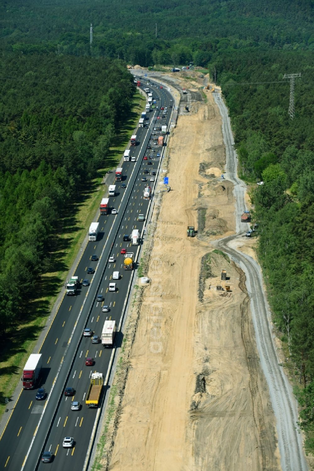 Aerial image Michendorf - Motorway Construction and wheel spacers along the route of the motorway A10 to 8-lane track extension in Michendorf in Brandenburg