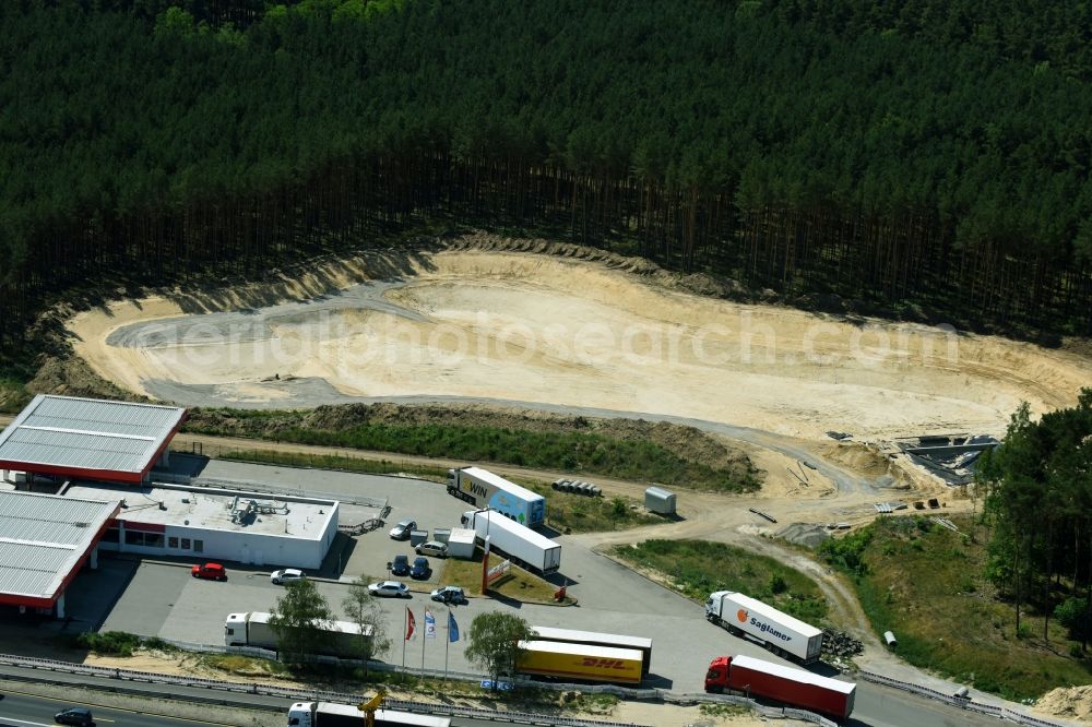 Aerial image Michendorf - Motorway Construction and wheel spacers along the route of the motorway A10 to 8-lane track extension in Michendorf in Brandenburg