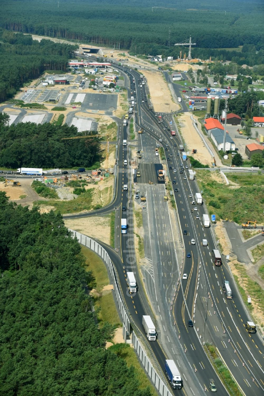 Aerial image Michendorf - Motorway Construction and wheel spacers along the route of the motorway A10 to 8-lane track extension in Michendorf in Brandenburg