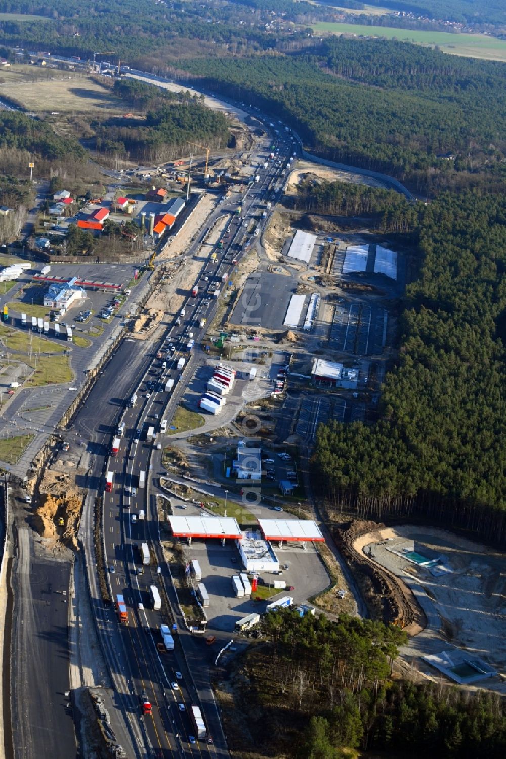 Aerial image Michendorf - Motorway Construction and wheel spacers along the route of the motorway A10 to 8-lane track extension in Michendorf in Brandenburg