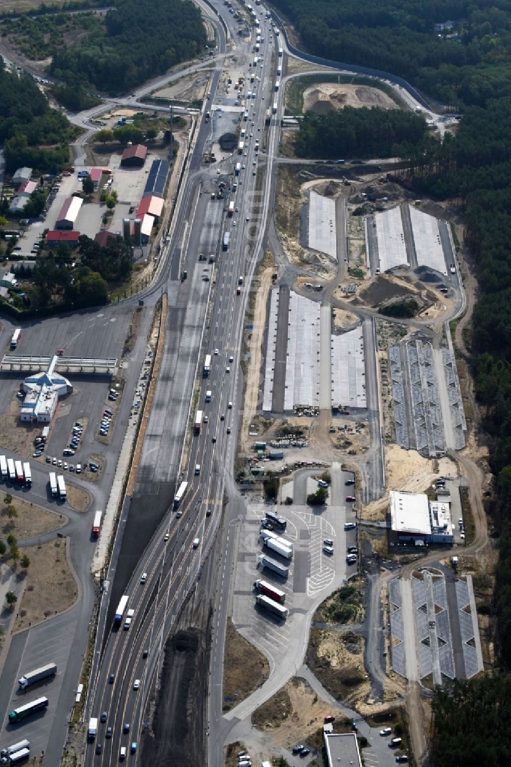 Aerial image Michendorf - Motorway Construction and wheel spacers along the route of the motorway A10 to 8-lane track extension in Michendorf in Brandenburg