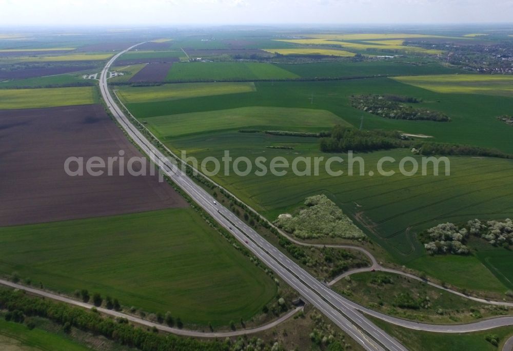 Aerial image Salzatal - Routing and traffic lanes during the highway exit and access the motorway A 143 Halle-Neustadt in Salzatal in the state Saxony-Anhalt, Germany tempory end of BAB 143