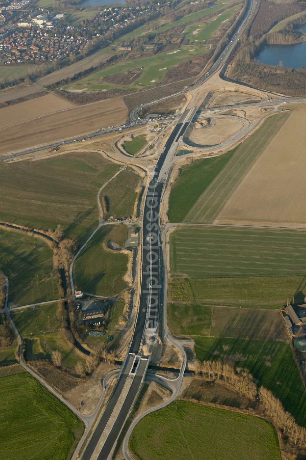 Aerial photograph Düsseldorf - View of the new motorway between Duisburg and Dusseldorf in Dusseldorf in Nordrhein-Westfalen. The A59 motorway is expanded southeast of the Krefelderstrasse