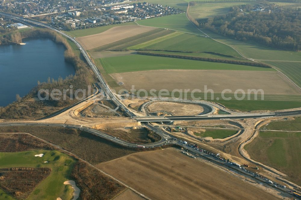 Aerial image Duisburg - View of the new motorway between Duisburg and Dusseldorf in Dusseldorf in Nordrhein-Westfalen. The A59 motorway is expanded southeast of the Krefelderstrasse