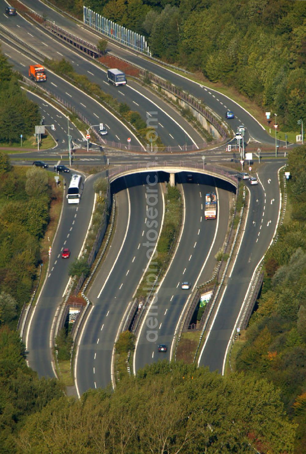 Bochum from above - Blick auf das Teilstück Oviedo-Ring vom Bochumer Ring. Bochum urban expressway, Oviedo-Ring.