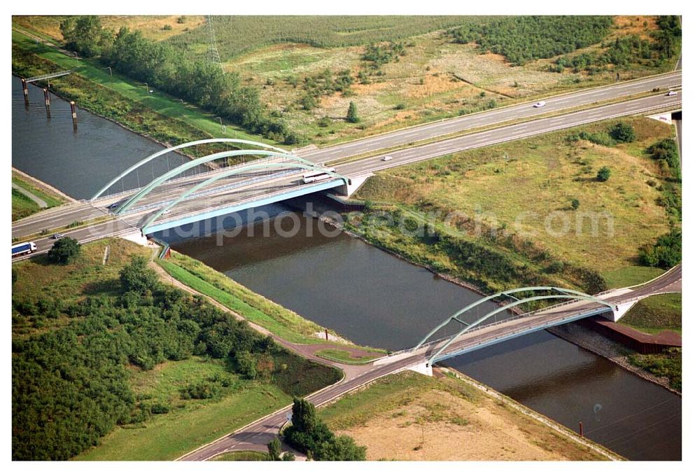 Aerial photograph Magdeburg - Rothensee - 18.08.2005 Magdeburg Blick auf die Autobahnbrücke am Wasserstraßenkreuz über den Elbe-Abstiegskanal, ein Projekt der Schälerbau GmbH