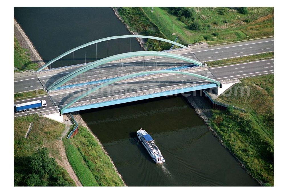 Aerial image Magdeburg - Rothensee - 18.08.2005 Magdeburg Blick auf die Autobahnbrücke am Wasserstraßenkreuz über den Elbe-Abstiegskanal, ein Projekt der Schälerbau GmbH