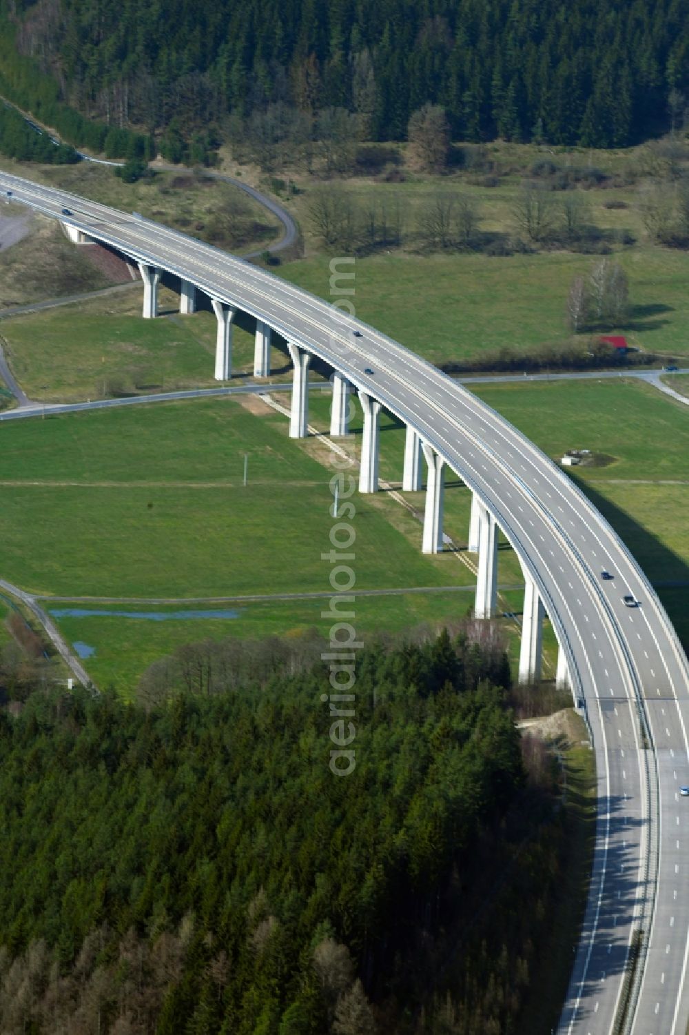 Aerial image Schleusingen - Route and lanes in the course of the motorway bridge structure of the BAB 73 Schleusetalbruecke near Oberrod in Schleusingen in the state Thuringia, Germany