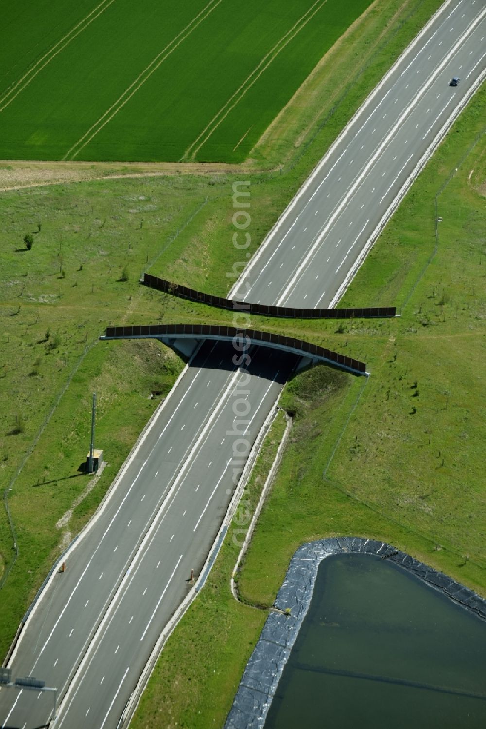 Aerial image Treilles-en-Gatinais - Highway bridge structure applied as a wildlife crossing bridge Wild - Wild swap the motorway A19 - E60 in Treilles-en-Gatinais in Centre-Val de Loire, France