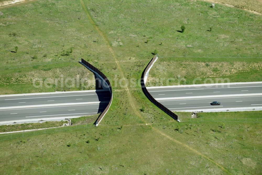 Treilles-en-Gatinais from the bird's eye view: Highway bridge structure applied as a wildlife crossing bridge Wild - Wild swap the motorway A19 - E60 in Treilles-en-Gatinais in Centre-Val de Loire, France