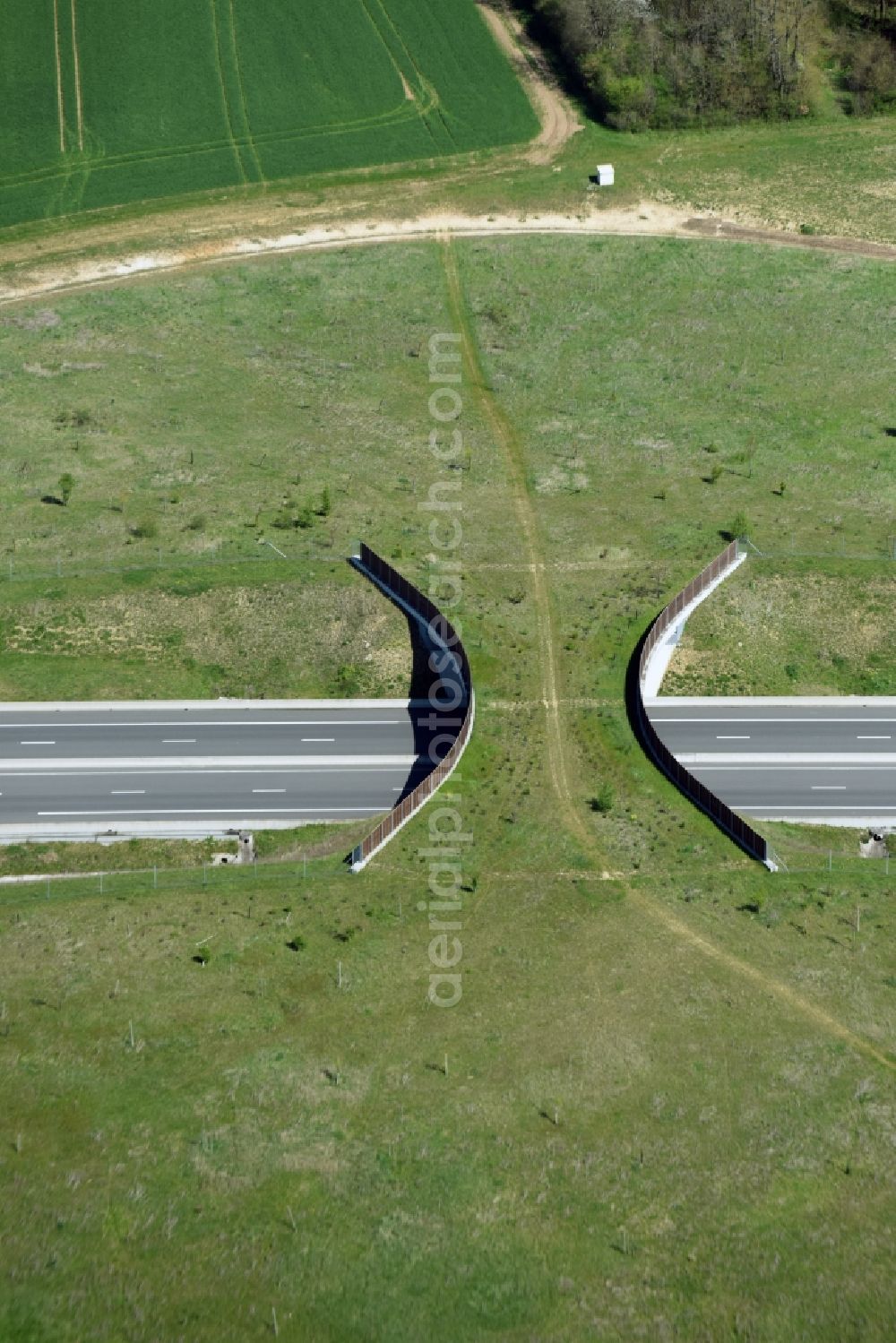 Aerial image Treilles-en-Gatinais - Highway bridge structure applied as a wildlife crossing bridge Wild - Wild swap the motorway A19 - E60 in Treilles-en-Gatinais in Centre-Val de Loire, France