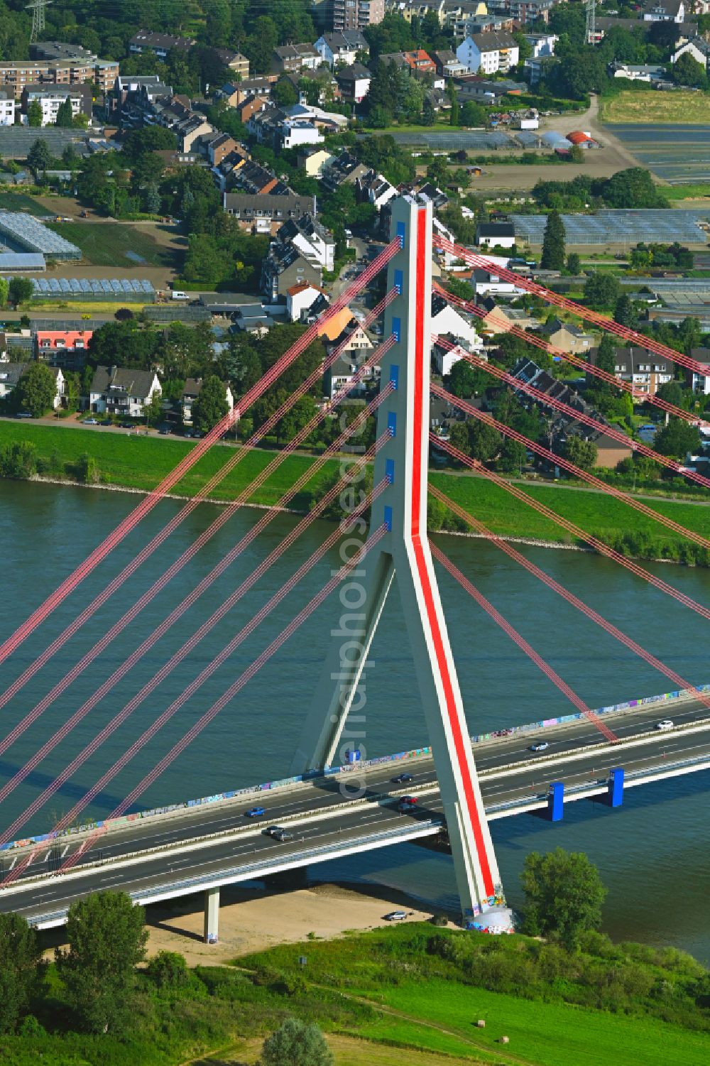 Aerial photograph Düsseldorf - Motorway bridge structure of the A46 motorway - also Rhine bridge in the district Flehe in Duesseldorf at Ruhrgebiet in the state North Rhine-Westphalia, Germany