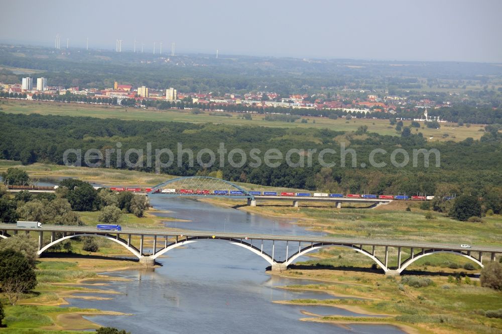 Frankfurt (Oder) from above - Routing and traffic lanes over the highway bridge in the motorway A 12 E30 in Frankfurt (Oder) in the state Brandenburg