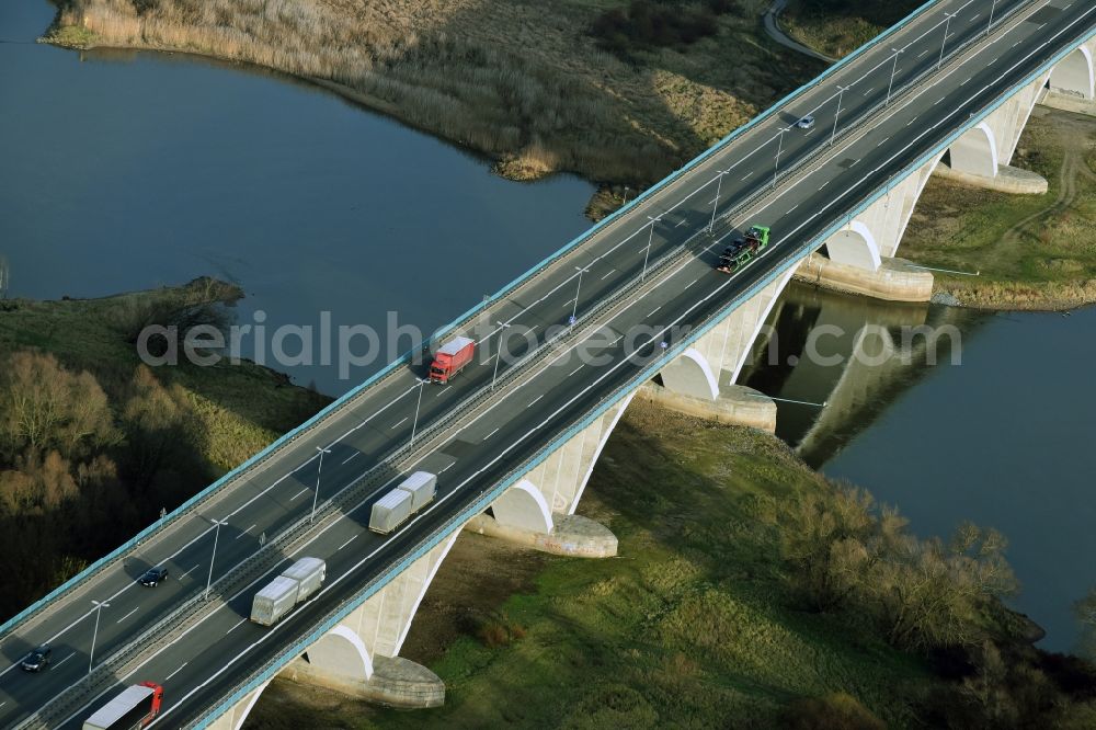 Frankfurt (Oder) from above - Routing and traffic lanes over the highway bridge in the motorway A 12 E30 in Frankfurt (Oder) in the state Brandenburg