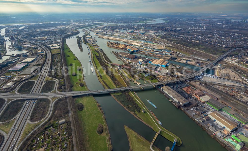 Aerial photograph Duisburg - Routing and traffic lanes over the highway bridge in the motorway A 59 over the Rhine river course in Duisburg in the state North Rhine-Westphalia, Germany