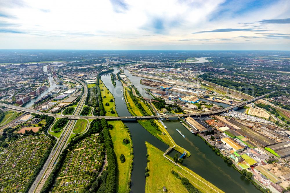 Duisburg from the bird's eye view: Routing and traffic lanes over the highway bridge in the motorway A 59 over the Rhine river course in Duisburg in the state North Rhine-Westphalia, Germany