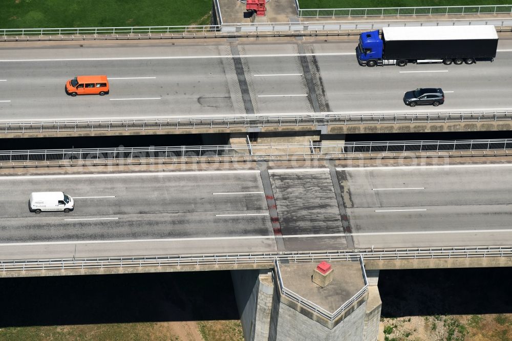 Hohenwarthe from above - Routing and traffic lanes over the highway bridge in the motorway A 2 in Hohenwarthe in the state Saxony-Anhalt