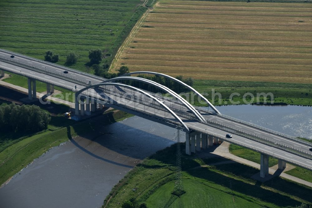 Itzehoe from above - Routing and lanes over the motorway bridge the BAB A23 on the banks of the Stoer River in Itzehoe in Schleswig-Holstein