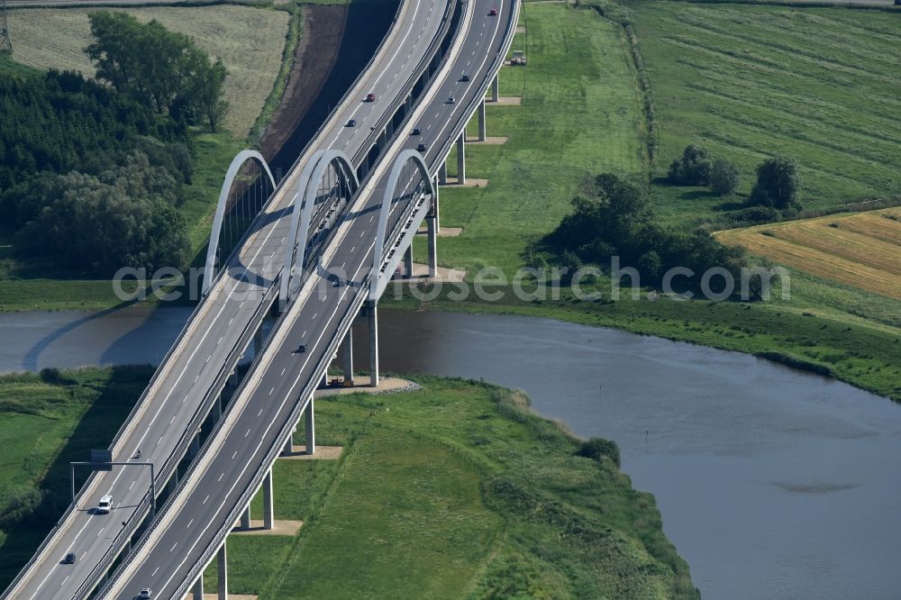 Itzehoe from above - Routing and lanes over the motorway bridge the BAB A23 on the banks of the Stoer River in Itzehoe in Schleswig-Holstein