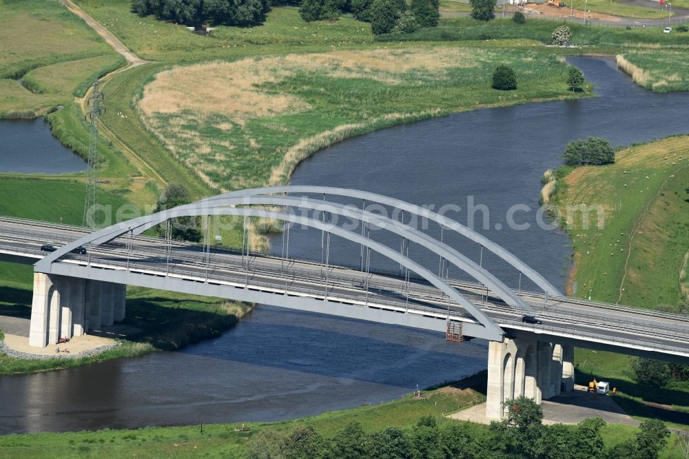 Itzehoe from above - Routing and lanes over the motorway bridge the BAB A23 on the banks of the Stoer River in Itzehoe in Schleswig-Holstein