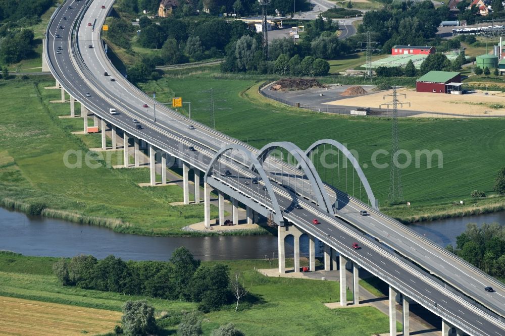 Itzehoe from above - Routing and lanes over the motorway bridge the BAB A23 on the banks of the Stoer River in Itzehoe in Schleswig-Holstein