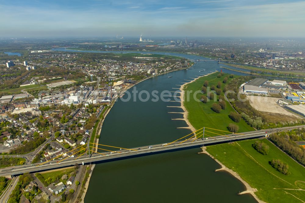 Aerial image Duisburg - Construction site on routing and traffic lanes over the highway bridge in the motorway A 40 in Duisburg in the state North Rhine-Westphalia, Germany