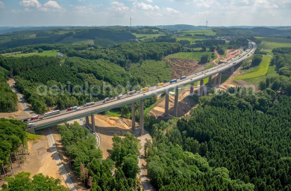 Aerial image Hagen - Routing and traffic lanes over the highway bridge in the motorway A 45 Kattenohl A45 of Sauerlandlinie in Hagen in the state North Rhine-Westphalia, Germany