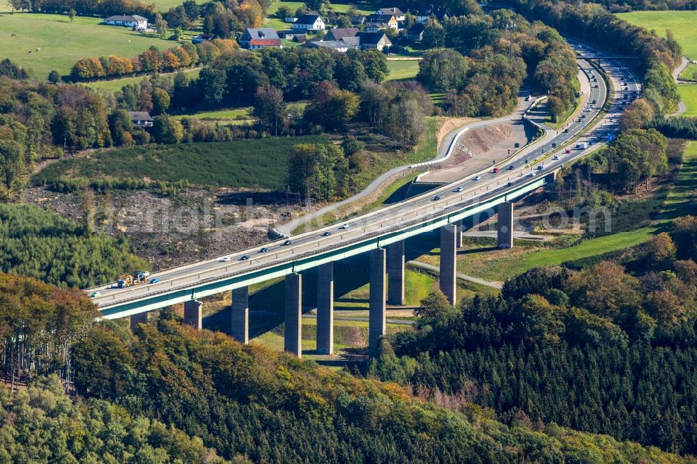 Aerial image Hagen - Routing and traffic lanes over the highway bridge in the motorway A 45 Kattenohl A45 of Sauerlandlinie in Hagen in the state North Rhine-Westphalia, Germany