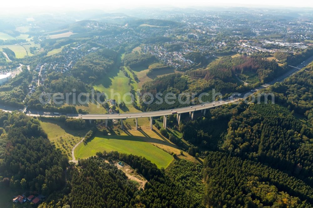 Aerial photograph Lüdenscheid - Routing and traffic lanes over the highway bridge in the motorway A 45 in Luedenscheid in the state North Rhine-Westphalia, Germany