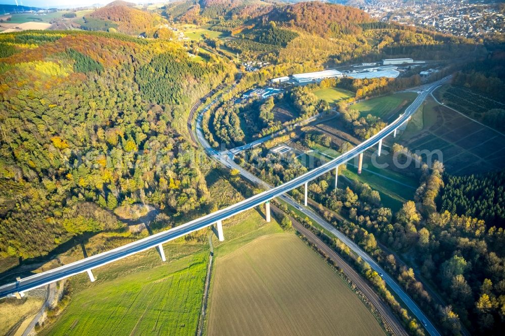 Aerial image Bestwig - Building of Routing and traffic lanes over the highway bridge in the motorway A 46 - B480n Neue Ruhrtalbruecke Bermecke in Bestwig in the state North Rhine-Westphalia