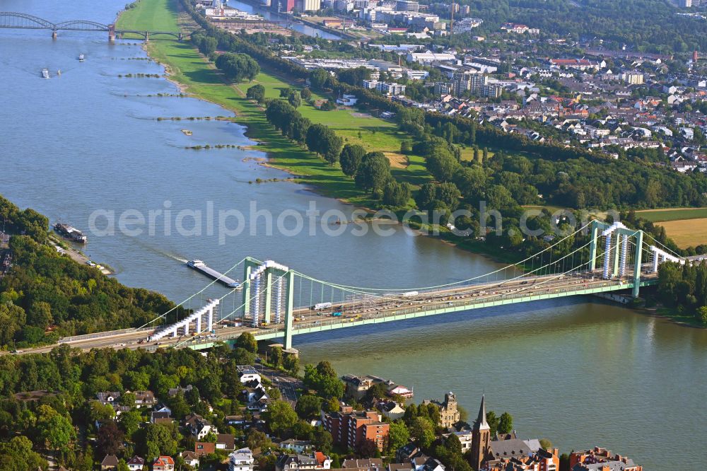 Aerial photograph Köln - Routing and traffic lanes over the highway bridge in the motorway A A4 in Cologne in the state North Rhine-Westphalia, Germany