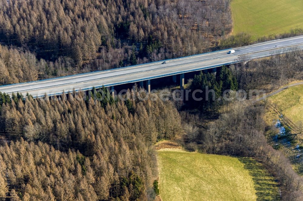 Aerial image Meinerzhagen - Routing and traffic lanes over the highway bridge in the motorway A 45 - Talbruecke Immecke der Sauerlandlinie in Meinerzhagen in the state North Rhine-Westphalia, Germany