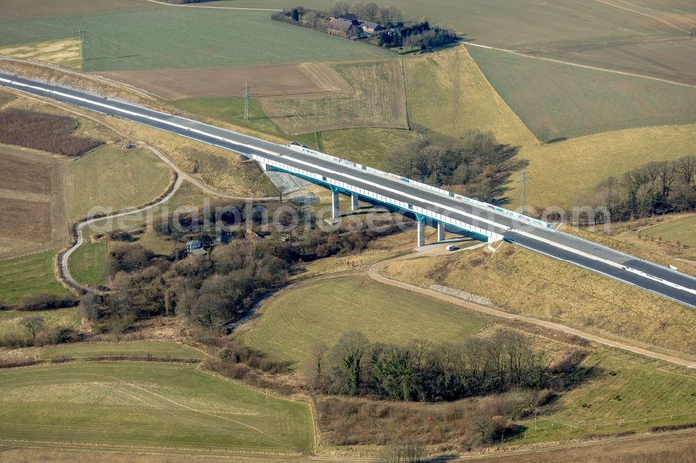 Aerial image Velbert - Routing and traffic lanes over the highway bridge in the motorway A 44 in Velbert in the state North Rhine-Westphalia, Germany