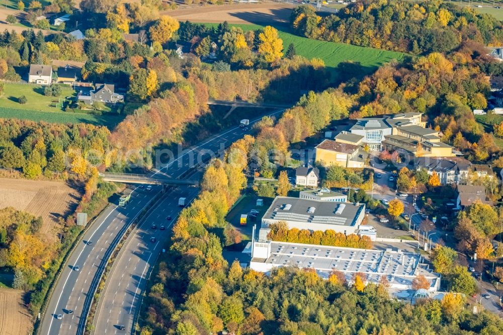 Witten from the bird's eye view: Routing and traffic lanes of the motorway A 44 with the mototway bridges Stockumer street and Annener Weg in Witten in the state North Rhine-Westphalia