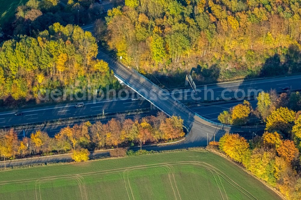 Witten from the bird's eye view: Routing and traffic lanes over the highway bridge in the motorway A44 in Witten in the state North Rhine-Westphalia