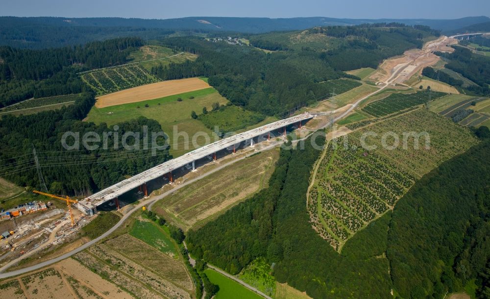 Aerial photograph Bestwig - Routing and traffic lanes over the new building of the highway bridge in the motorway A46 in Bestwig in the state North Rhine-Westphalia